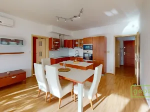 Pronájem bytu 3+kk, Praha, Nad Okrouhlíkem, 75 m2