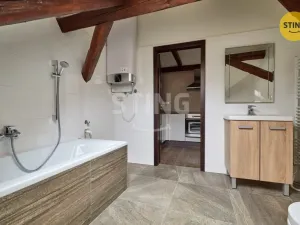 Pronájem bytu 1+kk, Žďár nad Sázavou, nám. Republiky, 34 m2