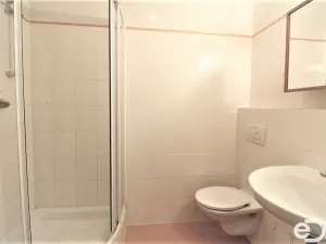 Pronájem bytu 1+kk, Praha - Holešovice, Osadní, 33 m2