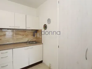 Pronájem bytu 2+kk, Praha, Ciolkovského, 41 m2