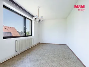 Prodej rodinného domu, Chvaletice, Budovatelů, 180 m2