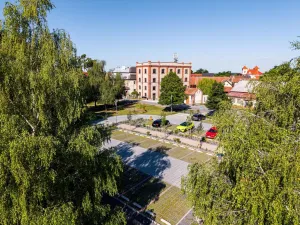 Pronájem kanceláře, Dašice, Štenclova, 64 m2