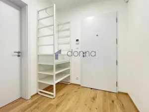 Pronájem bytu 2+kk, Praha, Mužíkova, 55 m2