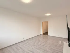 Pronájem bytu 1+1, Liberec, Nad Školou, 34 m2