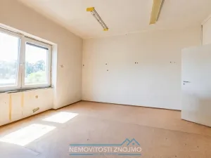 Prodej atypického bytu, Znojmo, Sokolská, 169 m2