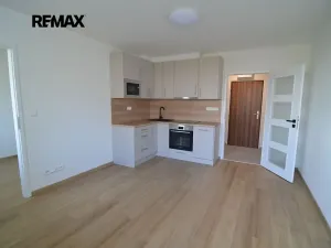 Pronájem bytu 2+kk, Praha - Krč, Ružinovská, 33 m2