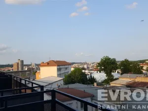 Pronájem atypického bytu, Praha, Spojovací, 49 m2