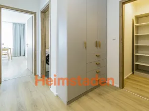 Pronájem bytu 2+kk, Praha - Holešovice, U Pergamenky, 53 m2