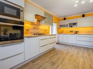 Prodej rodinného domu, Mořina, 320 m2