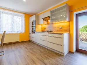 Prodej rodinného domu, Mořina, 320 m2