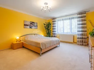 Prodej vícegeneračního domu, Mořina, 320 m2