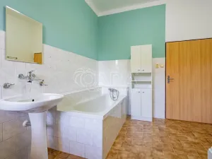 Prodej vícegeneračního domu, Mořina, 320 m2