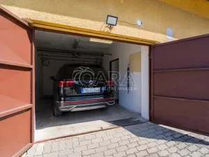 Prodej vícegeneračního domu, Mořina, 320 m2