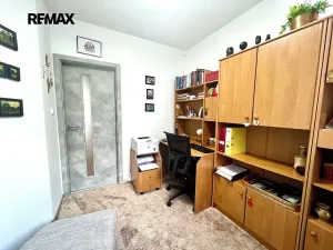 Prodej bytu 3+1, Praha - Prosek, Veltruská, 58 m2