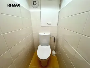 Prodej bytu 3+1, Praha - Prosek, Veltruská, 58 m2