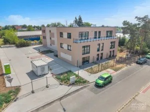 Pronájem bytu 2+kk, Hradec Králové - Kukleny, Pražská třída, 106 m2
