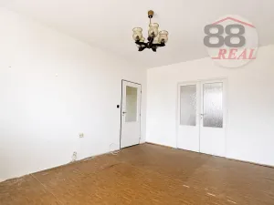 Prodej bytu 3+1, Klášterec nad Ohří, Školní, 64 m2