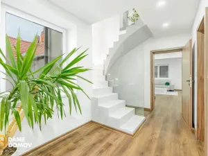 Prodej rodinného domu, Suchov, 308 m2