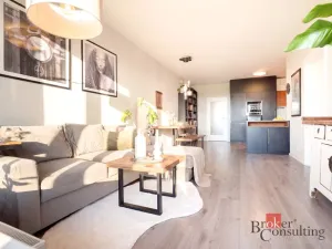 Prodej bytu 2+kk, Praha - Strašnice, Zvěřinova, 66 m2