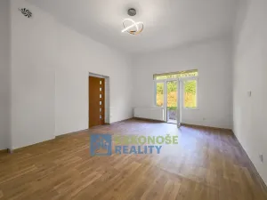 Pronájem bytu 2+1, Stará Paka, Tovární, 60 m2