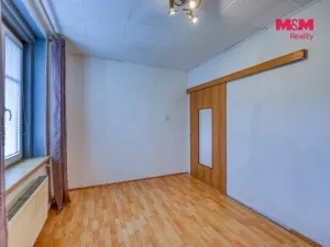 Prodej bytu 2+1, Karlovy Vary - Bohatice, Na Výšině, 45 m2