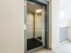 Pronájem bytu 3+kk, Praha - Čakovice, Blachutova, 88 m2