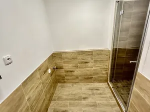 Pronájem bytu 2+1, Karlovy Vary, Lidická, 58 m2