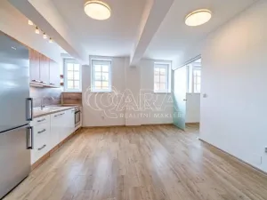 Pronájem bytu 2+kk, Dřevohryzy, 53 m2