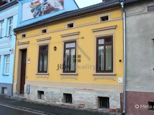 Prodej rodinného domu, České Budějovice, V. Nezvala, 200 m2