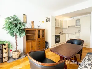 Pronájem bytu 2+kk, Praha, Táboritská, 43 m2