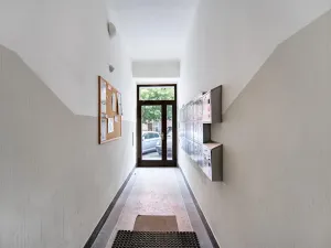 Pronájem bytu 2+kk, Praha - Žižkov, Biskupcova, 41 m2