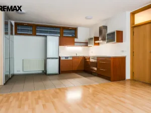 Pronájem bytu 2+kk, Praha - Liboc, U stanice, 69 m2