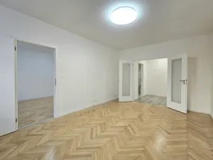 Pronájem bytu 2+1, Praha - Podolí, Podolská, 75 m2