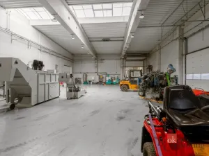 Pronájem výrobních prostor, Uherský Brod, Nivnická, 2850 m2
