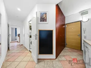 Prodej bytu 3+1, Hradec Králové - Nový Hradec Králové, Hradecká, 74 m2