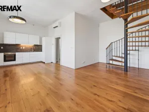 Pronájem bytu 2+kk, Praha - Nové Město, Masarykovo nábřeží, 100 m2