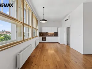 Pronájem bytu 2+kk, Praha - Nové Město, Masarykovo nábřeží, 100 m2