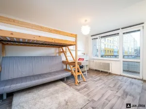 Prodej bytu 1+kk, Hradec Králové, Říční, 28 m2