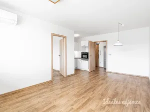 Pronájem bytu 2+kk, Praha - Střížkov, Jablonecká, 47 m2