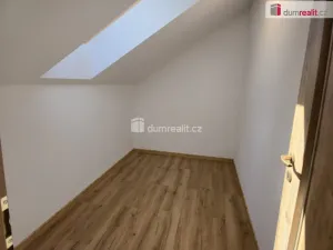 Pronájem bytu 3+kk, Straky, 75 m2