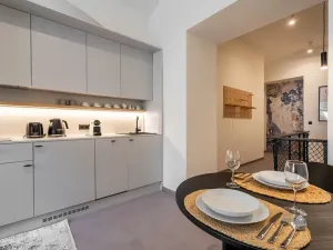 Prodej atypického bytu, Praha - Karlín, Prvního pluku, 50 m2