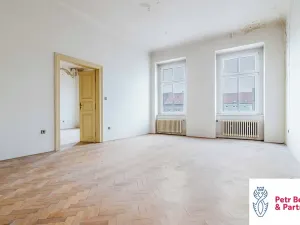 Prodej obchodního prostoru, Rakovník, Husovo náměstí, 622 m2