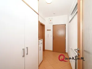 Pronájem bytu 2+kk, Praha - Hloubětín, Slévačská, 47 m2