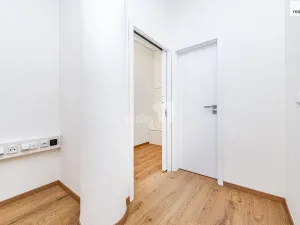 Pronájem kanceláře, Praha - Vršovice, Smolenská, 46 m2