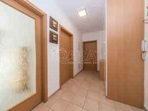 Pronájem bytu 3+kk, Hradec Králové - Nový Hradec Králové, Rybova, 74 m2