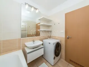 Pronájem bytu 3+kk, Hradec Králové - Nový Hradec Králové, Rybova, 74 m2