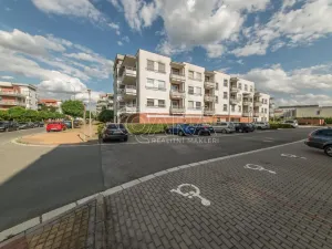 Pronájem bytu 3+kk, Hradec Králové - Nový Hradec Králové, Rybova, 74 m2