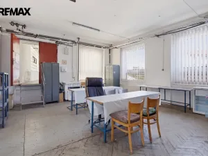 Prodej výrobních prostor, Aš, Mánesova, 2350 m2