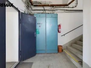 Pronájem výrobních prostor, Aš, Mánesova, 2350 m2