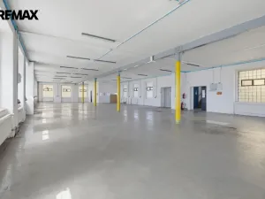 Pronájem výrobních prostor, Aš, Mánesova, 2350 m2